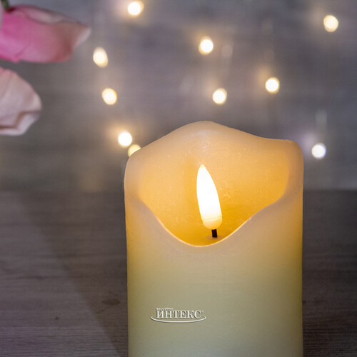 Светодиодная свеча с имитацией пламени Стелла 9 см горчичная восковая на батарейках Kaemingk