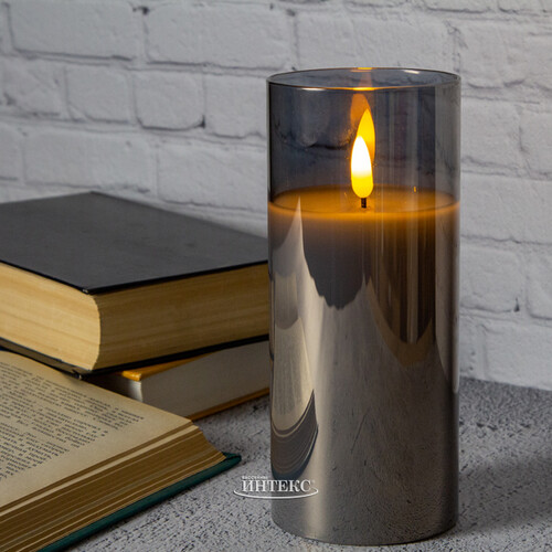 Светодиодная свеча в колбе с живым пламенем Одри 18 см в графитовом стакане, на батарейках Kaemingk