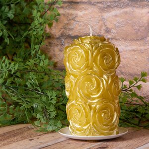 Декоративная свеча Розовый Сад 125*65 мм золотая Омский Свечной фото 1