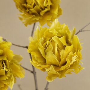 Искусственный цветок из перьев Dafne 12 см желтый, клипса Edelman фото 2