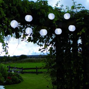 Садовая гирлянда на солнечной батарее Китайские фонарики 2.7 м, 10 холодных белых LED ламп, прозрачный провод, IP44 (Star Trading, Швеция). Артикул: 477-13