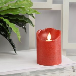 Светодиодная свеча Живое Пламя 10 см красная восковая на батарейках, таймер (Kaemingk, Нидерланды). Артикул: ID48359