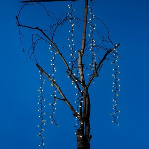 Гирлянда на дерево Каскад 80 см*6 шт, 192 теплые/экстра теплые LED лампы, черный ПВХ, IP44 (Kaemingk, Нидерланды). Артикул: 493549