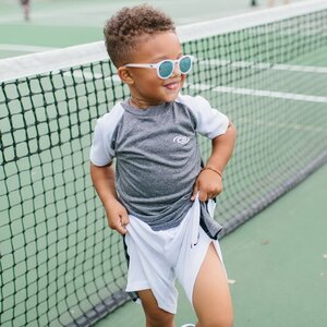 Детские солнцезащитные очки Babiators Polarized Keyhole Джетсеттер, 3-5 лет, полупрозрачные (Babiators, США). Артикул: BLU-005