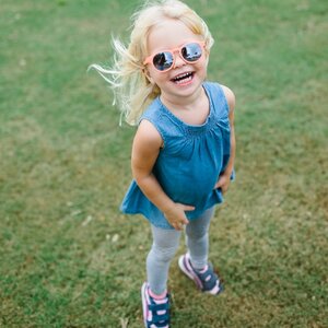 Детские солнцезащитные очки Babiators Polarized Keyhole Уезжаю на выходные, 3-5 лет, коралловые (Babiators, США). Артикул: BLU-008