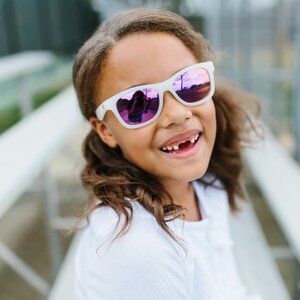 Детские солнцезащитные очки Babiators Polarized Navigator Трендсеттер, 0-2 лет, полупрозрачные Babiators фото 1