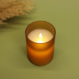 Светодиодная свеча с имитацией пламени Magic Flame в стакане 10 см карамельная Peha фото 1