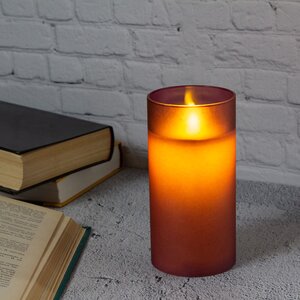 Светодиодная свеча с имитацией пламени Magic Flame в стакане 15 см фиолетовая Peha фото 1