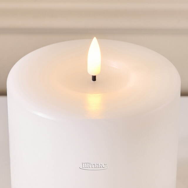 Светодиодная свеча с имитацией пламени Facile 10*10 см, белая, таймер, на батарейках Edelman (Эдельман)