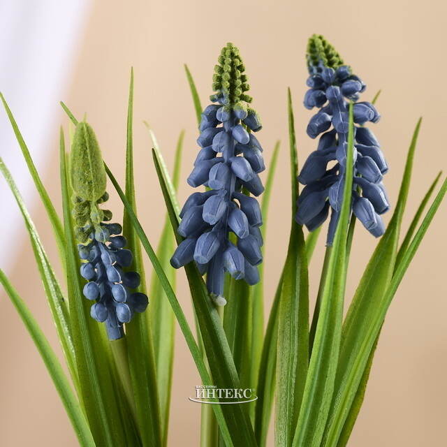 Искусственный цветок в горшке Мускари 19 см Boltze