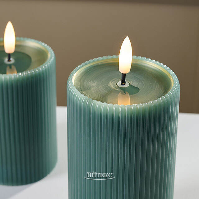 Светодиодная свеча с имитацией пламени Мокколо 13 см бирюзовая, с пультом EDG (ЭДГ)