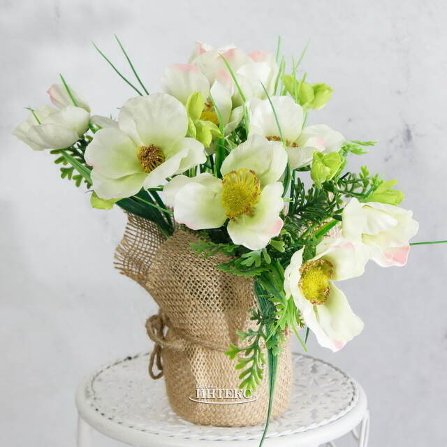 Искусственный букет Анемоны в джутовом кашпо 27 см Kaemingk