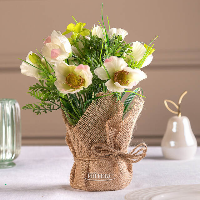 Искусственный букет Анемоны в джутовом кашпо 27 см Kaemingk