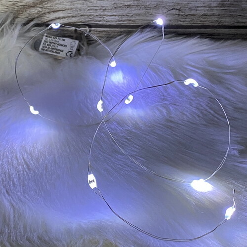 Светодиодная гирлянда Капельки Grande на батарейках 1 м, 10 холодных белых мини LED ламп, серебряная проволока, IP20 Koopman