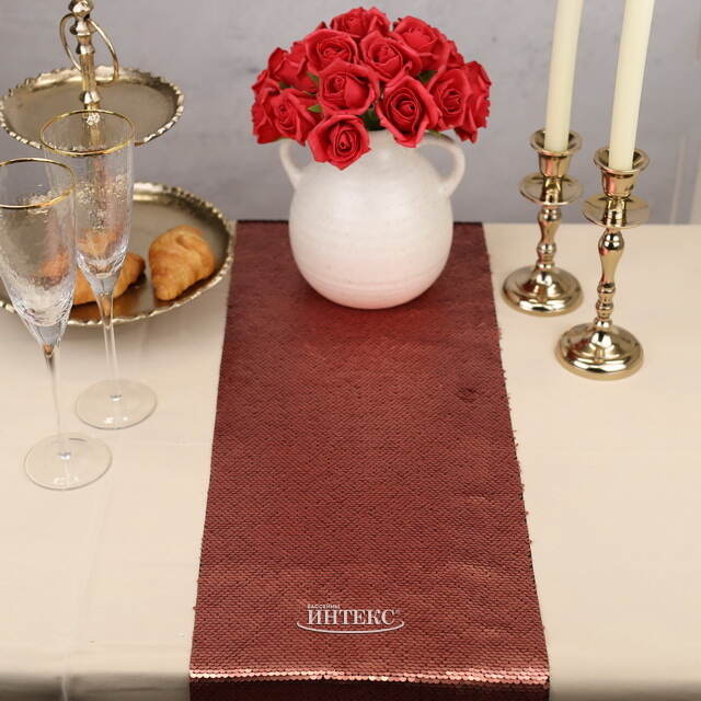 Дорожка на стол Божоле 125*25 см с двусторонними пайетками коралловая Koopman