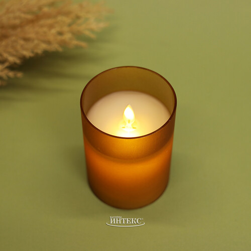 Светодиодная свеча с имитацией пламени Magic Flame в стакане 10 см карамельная Peha
