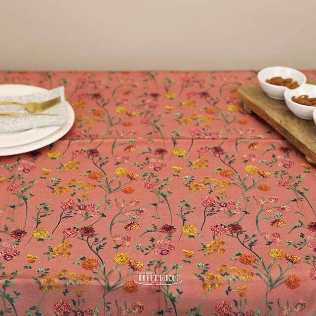 Скатерть на стол Гвоздики Аквитании 80*80 см Kaemingk