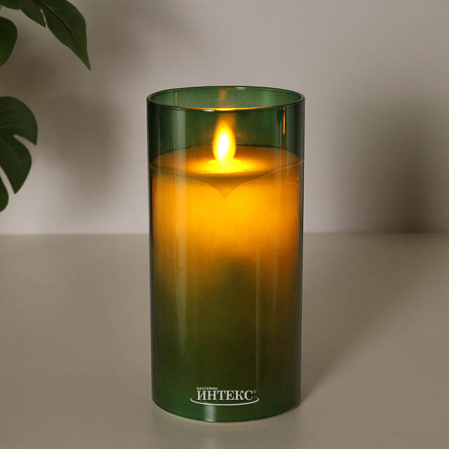 Светодиодная свеча с имитацией пламени Шанти в стакане 15 см зеленая Peha (Пеха)