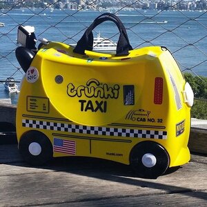 Детский чемодан-каталка Тони Таксист с наклейками Trunki фото 8