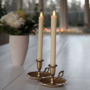 Столовая восковая LED свеча на батарейках Magic Drops 25 см мерцающая, кремовая, 2 шт (Star Trading, Швеция). Артикул: 066-61