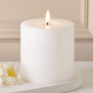 Светодиодная свеча с имитацией пламени Facile 10*10 см, белая, таймер, на батарейках