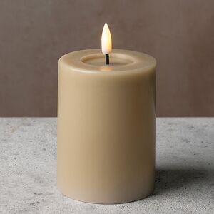 Светодиодная свеча с имитацией пламени Facile 10 см, бежевая, таймер, на батарейках Edelman фото 1