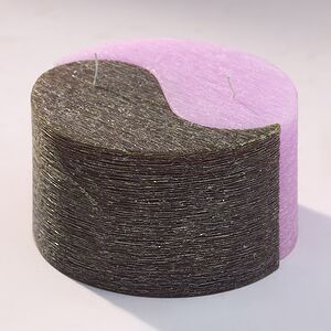 Двудольная свеча Инь-Ян 75*125 мм сиреневая/черная Омский Свечной фото 1