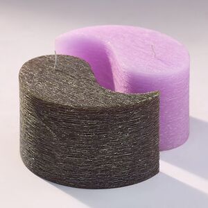 Двудольная свеча Инь-Ян 75*125 мм сиреневая/черная Омский Свечной фото 2