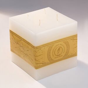 Большая свеча с четырьмя фитилями Бергамо 125*125 мм белая Омский Свечной фото 1