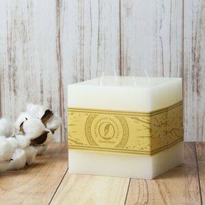 Большая свеча с четырьмя фитилями Бергамо 125*125 мм слоновая кость (Омский Свечной, Россия). Артикул: 182722-свеча