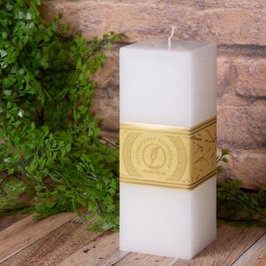 Свеча квадратная Бергамо 205*75 мм белая (Омский Свечной, Россия). Артикул: 183221-свеча