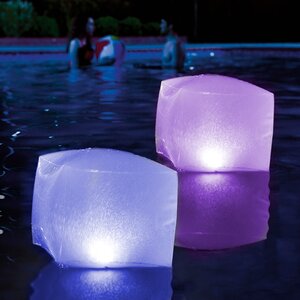 Плавающий светильник Куб для бассейна 23*22 см, 4 цвета (INTEX, Китай). Артикул: 28694
