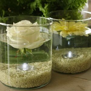 Плавающие светодиодные свечи, 2 шт, холодная белая LED лампа, на батарейках (Ideas4Seasons, Нидерланды). Артикул: 30103