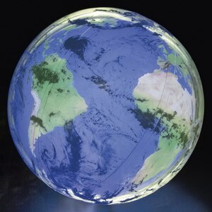 Надувной мяч с подсветкой Земной Шар 61 см Bestway фото 4