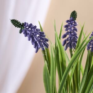 Искусственный цветок в горшке Стейнс: Мускари 21 см Koopman (Купман) фото 3