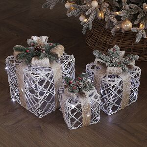 Светодиодные подарки Winter Joys 15-25 см, 3 шт, 60 холодных белых LED ламп, на батарейках