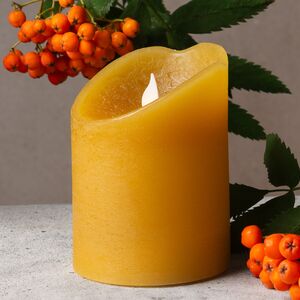 Светодиодная свеча Живое Пламя 10 см горчичная восковая на батарейках Kaemingk фото 4