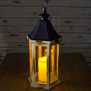 Деревянный фонарь Готланд со светодиодной свечой 47 см, с острой крышей, на батарейках (Kaemingk, Нидерланды). Артикул: 482293-1