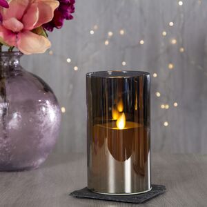 Светодиодная свеча с живым пламенем Одри 15 см в серебряном стакане, на батарейках (Kaemingk, Нидерланды). Артикул: 482970