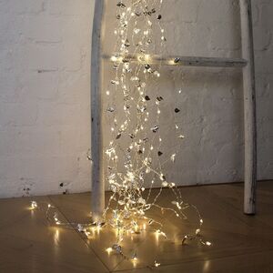 Гирлянда на батарейках Лучи Росы - Golden Vines 90 см, 64 теплые белые микро LED лампы, серебряная проволока, IP20 (Kaemingk, Нидерланды). Артикул: 483819
