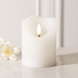 Светодиодная свеча с имитацией пламени Стелла 9 см белая восковая на батарейках