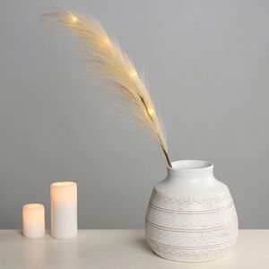 Светящаяся ветка для декора Перо Маноскью 70 см кремовая, теплые белые LED, на батарейках Kaemingk (Кейминг) фото 2