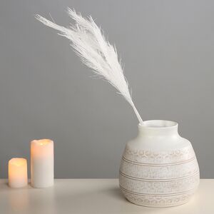 Светящаяся ветка для декора Перо Бланшет 70 см белая, теплые белые LED лампы, на батарейках Kaemingk (Кейминг) фото 4