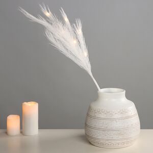 Светящаяся ветка для декора Перо Бланшет 70 см белая, теплые белые LED лампы, на батарейках Kaemingk (Кейминг) фото 2