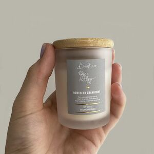 Ароматическая свеча Северная Клюква - Breathense 85 мл, 25 часов горения (Breathense, Россия). Артикул: 5773003