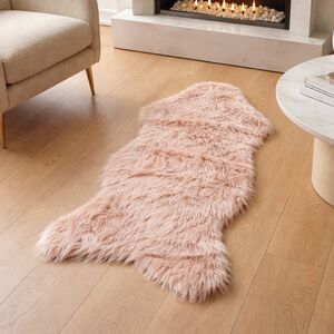 Декоративный меховой коврик Олаф 90*50 см нежно-розовый (Kaemingk, Нидерланды). Артикул: 614143-2
