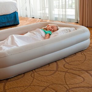 Детская надувная кровать с бортиками Kidz Travel 107*168*25 см, ручной насос INTEX фото 3