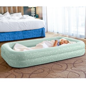 Детская надувная кровать с бортиками Kidz Travel Stars 107*168*25 см, ручной насос INTEX фото 2