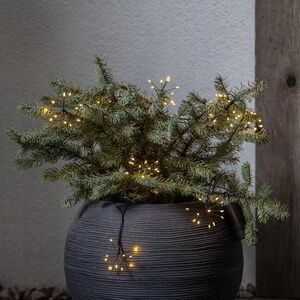 Гирлянда на елку Flower Fireworks, 2.1 м, 96 теплых белых LED ламп, на батарейках, черный ПВХ, IP44 (Star Trading, Швеция). Артикул: 729-27-2