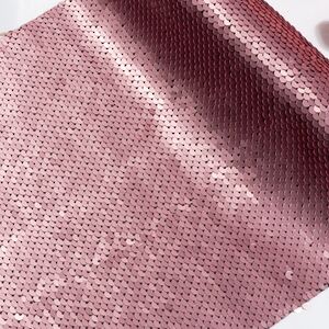 Дорожка на стол Божоле 125*25 см с двусторонними пайетками розовая Koopman (Купман) фото 2